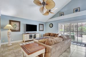 406 Woodview Circle, Palm Beach Gardens, FL 33418 Sold 04/23/24