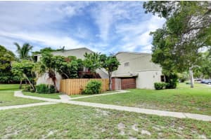 33 Crossings Circle F, Boynton Beach, FL 33435 Sold 09/20/23
