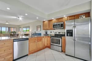275 Palm Avenue B206, Jupiter, FL 33477 Sold 10/31/23