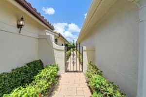 7913 Dundee Lane, Delray Beach, FL 33446 Sold 02/05/24