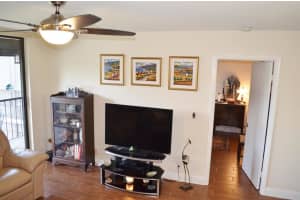 5280 Las Verdes Circle 321, Delray Beach, FL 33484 Sold 09/29/23