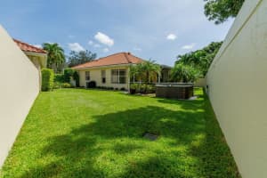 208 Hampton Place, Jupiter, FL 33458 Sold 09/28/23