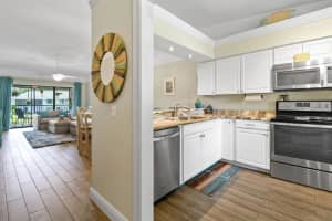 301 Sabal Ridge Circle G, Palm Beach Gardens, FL 33418 Sold 10/19/23