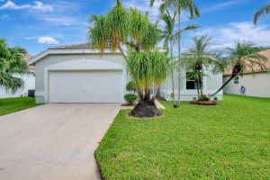 24 Lawrence Lake Drive, Boynton Beach, FL 33436 Sold 10/10/23