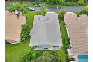 24 Lawrence Lake Drive, Boynton Beach, FL 33436 Sold 10/10/23