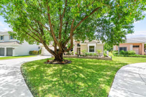 881 Crestview Circle, Weston, FL 33327 Sold 12/13/23