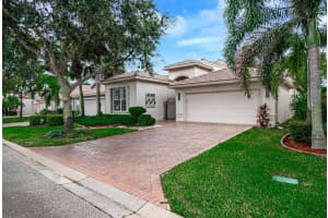8290 Sandpiper Glen Drive, Lake Worth, FL 33467 Sold 10/20/23