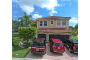 10710 Old Hammock Way, Wellington, FL 33414 Sold 02/07/24