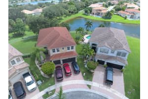 10710 Old Hammock Way, Wellington, FL 33414 Sold 02/07/24