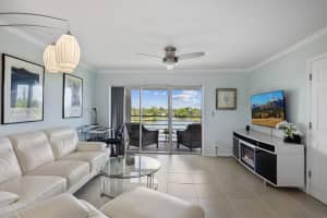 225 Bonnie Boulevard 414, Palm Springs, FL 33461 Sold 10/04/23