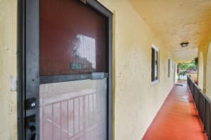 806 SW 9th Street Circle 203, Boca Raton, FL 33486 Sold 10/17/23