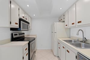 600 Executive Center Drive 110, West Palm Beach, FL 33401 Sold 09/20/23