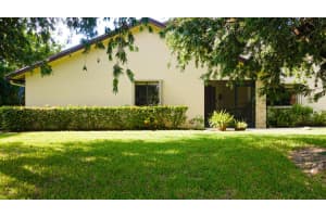 220 Meander Circle, Royal Palm Beach, FL 33411 Sold 10/19/23