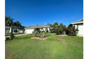 260 Malibu Circle, Greenacres, FL 33413 Sold 11/17/23