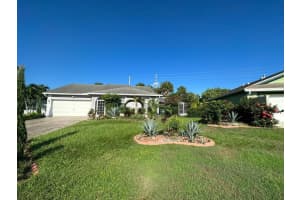 260 Malibu Circle, Greenacres, FL 33413 Sold 11/17/23
