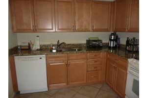 1000 Spanish River Road 3r, Boca Raton, FL 33432 Sold 11/22/23