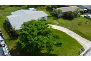 2343 3rd Street SW, Vero Beach, FL 32962 Sold 12/07/23