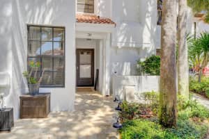 2359 Treasure Isle Drive 31, Palm Beach Gardens, FL 33410 Sold 12/20/23