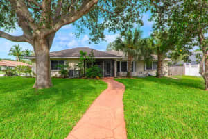 653 Ibis Drive, Delray Beach, FL 33444 Sold 10/25/23