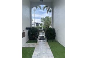 1524 SE 12th Street 3, Fort Lauderdale, FL 33316 Sold 12/28/23