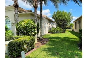 9269 Via Grande W, Wellington, FL 33411 Sold 11/28/23
