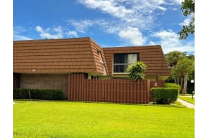 825 SE Center Street 20d, Jupiter, FL 33458 Sold 12/05/23