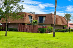 825 SE Center Street 20d, Jupiter, FL 33458 Sold 12/05/23