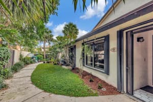 305 SW 28th Avenue, Delray Beach, FL 33445 Sold 10/13/23