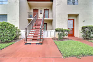 17 Willowbrook Lane 104, Delray Beach, FL 33446 Sold 11/30/23