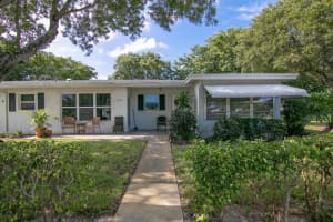 1086 S Oakridge Circle, Lake Worth, FL 33462 Sold 10/31/23