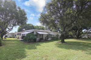 1086 S Oakridge Circle, Lake Worth, FL 33462 Sold 10/31/23