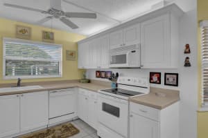 367 Grove Isle Circle, Vero Beach, FL 32962 Sold 04/17/24