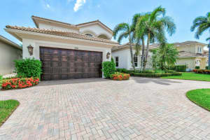 340 Charroux Drive, Palm Beach Gardens, FL 33410 Sold 11/15/23