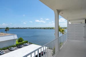 2150 Ibis Isle Road 4, Palm Beach, FL 33480 Sold 03/29/24