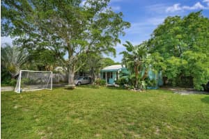 219 NE 16th Street, Delray Beach, FL 33444 Sold 02/16/24