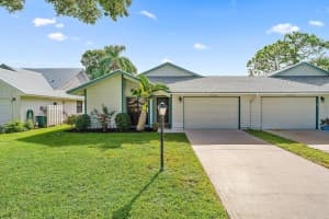 12729 SE Cascades Ct, Hobe Sound, FL 33455, Sold 11/13/23