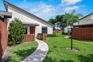 8026 SE Villa Circle, Hobe Sound, FL 33455 Sold 12/13/23