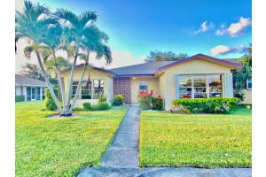 1782 Lakefront Boulevard B, Fort Pierce, FL 34982 Sold 11/03/23