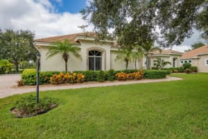 727 Pine Club Lane, Wellington, FL 33414 Sold 10/18/23