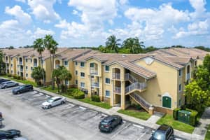 2600 S University Drive 215, Davie, FL 33328 Sold 10/17/23