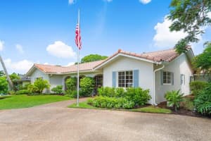 903 SW 28th Avenue, Boynton Beach, FL 33435 Sold 10/11/23