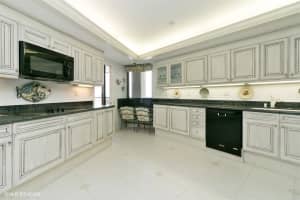 100 Lakeshore Drive 1954, North Palm Beach, FL 33408 Sold 01/30/24