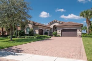 7655 Maywood Crest Drive, Palm Beach Gardens, FL 33412 Sold 03/26/24