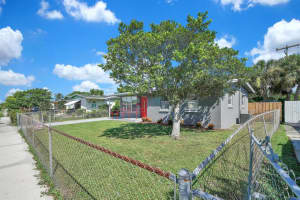 1357 9th St, West Palm Beach, FL 33401, Sold 10/23/23
