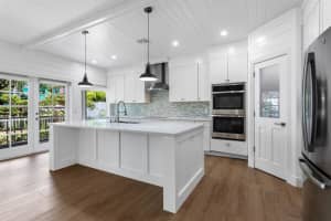 140 Intracoastal Circle, Tequesta, FL 33469 Sold 11/09/23