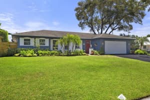11 SE Splitrail Circle, Jupiter, FL 33469 Sold 10/04/23
