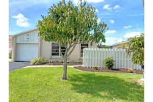 5397 Mirror Lakes Boulevard, Boynton Beach, FL 33472 Sold 02/23/24