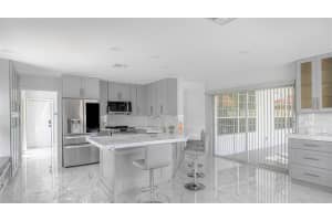 1047 Lake Breeze Drive, Wellington, FL 33414 Sold 09/30/24