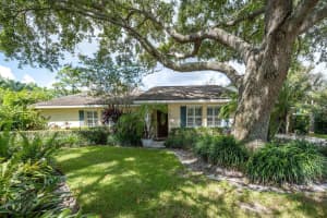 155 8th Court, Vero Beach, FL 32962 Sold 11/17/23