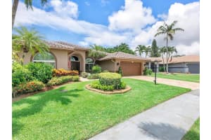 5698 Aspen Ridge Circle, Delray Beach, FL 33484 Sold 10/09/23